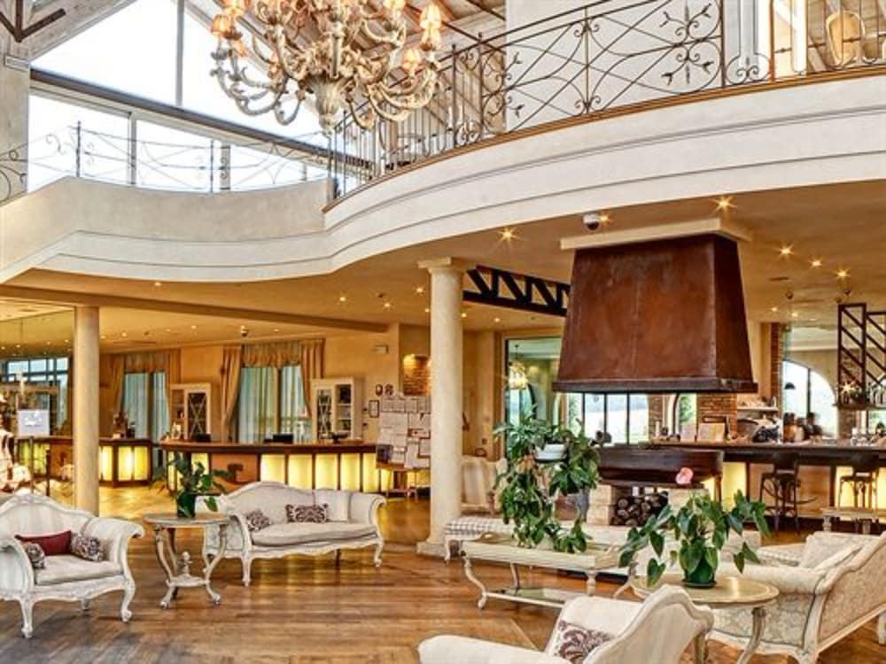 Garda Hotel San Vigilio Golf ポッツォレンゴ エクステリア 写真